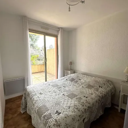 Apartment Hyedes Climatise Pour 4 Personnes Sur Le Port De *